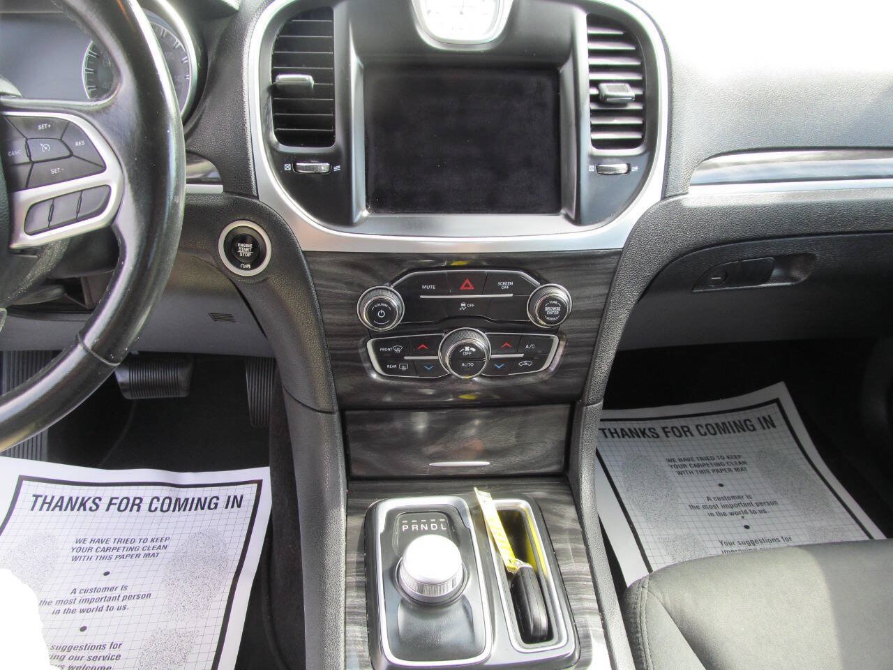 Used 2019 Chrysler 300 Touring RWD image 13