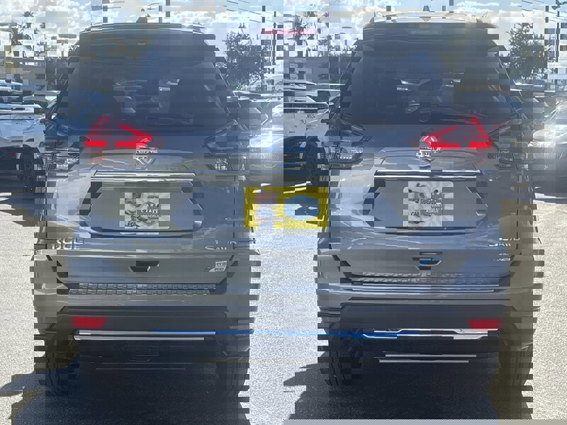 Used 2017 Nissan Rogue SL image 5