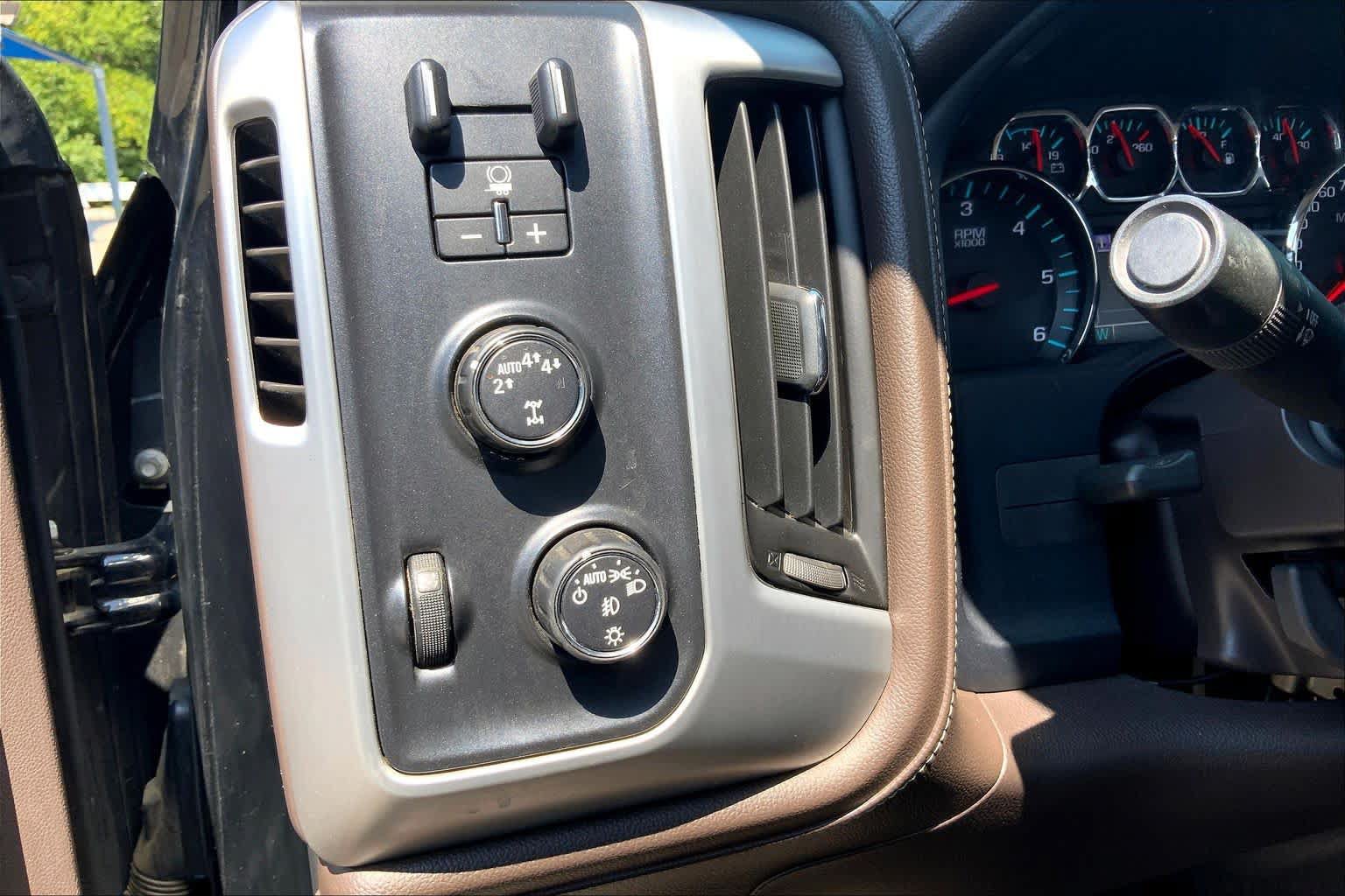 Used 2017 GMC Sierra 1500 SLT AWD/4WD image 35