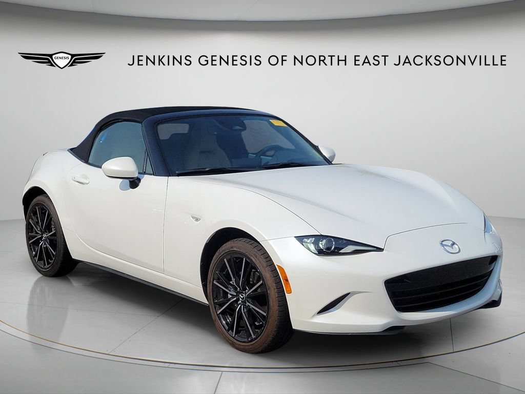 Used 2025 MAZDA MX-5 Miata Grand Touring RWD image 3