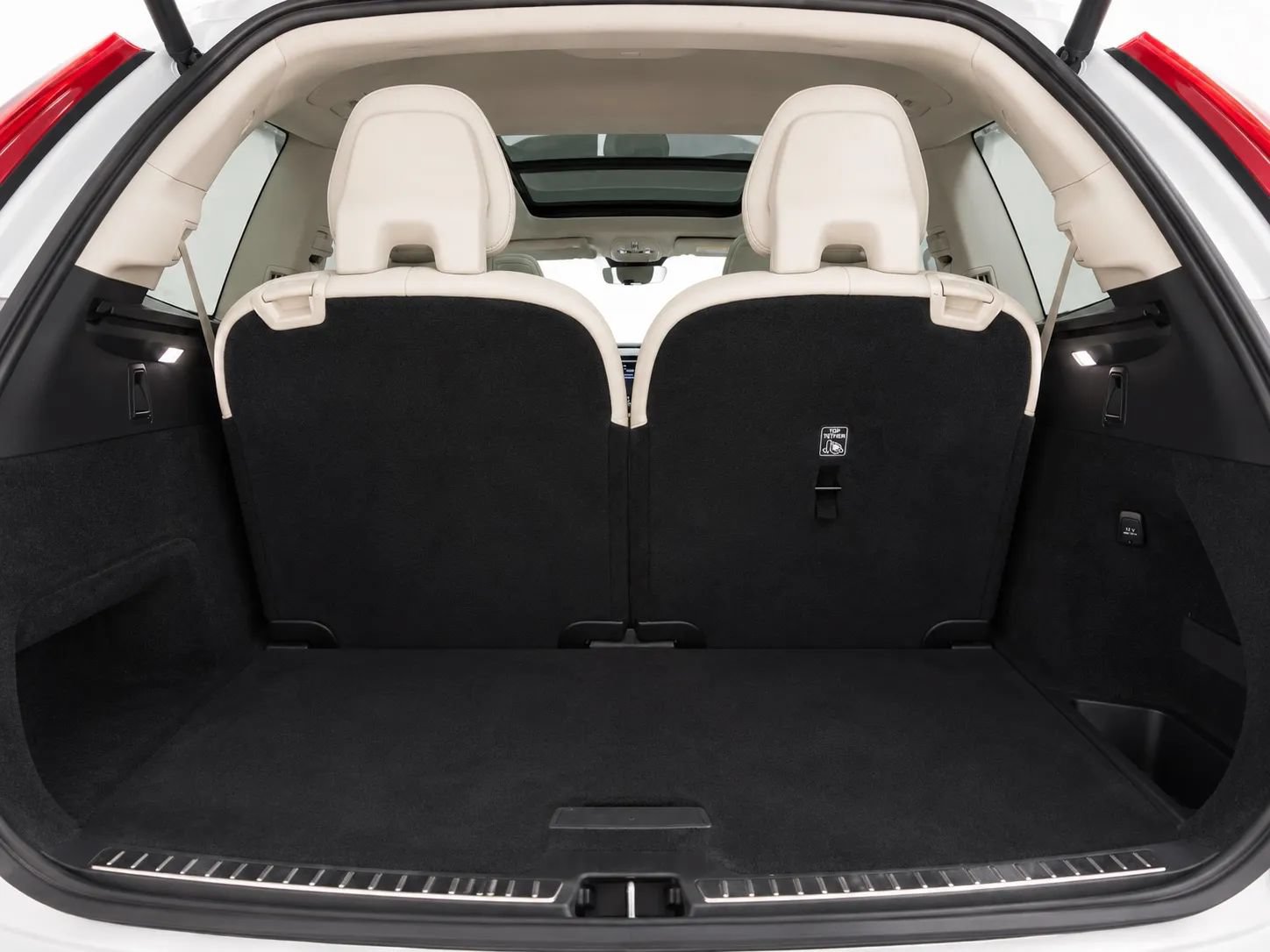 Used 2023 Volvo XC90 B6 Plus AWD/4WD image 15