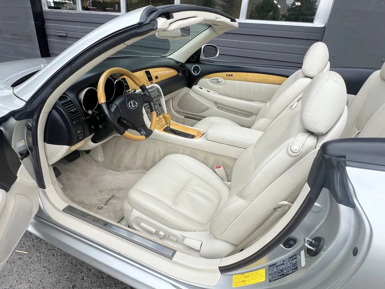 Used 2002 Lexus SC 430 Convertible image 13