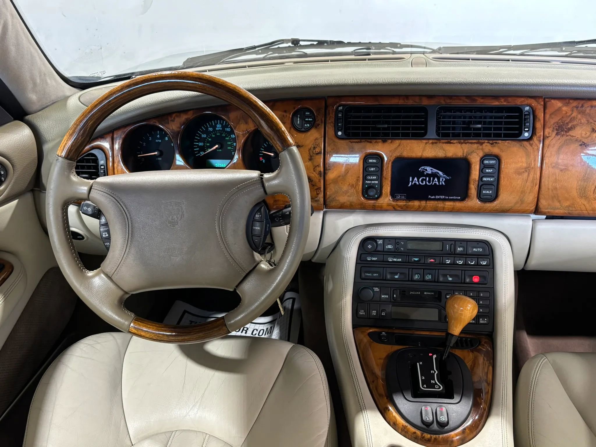 Used 2000 Jaguar XK8 Convertible RWD image 22
