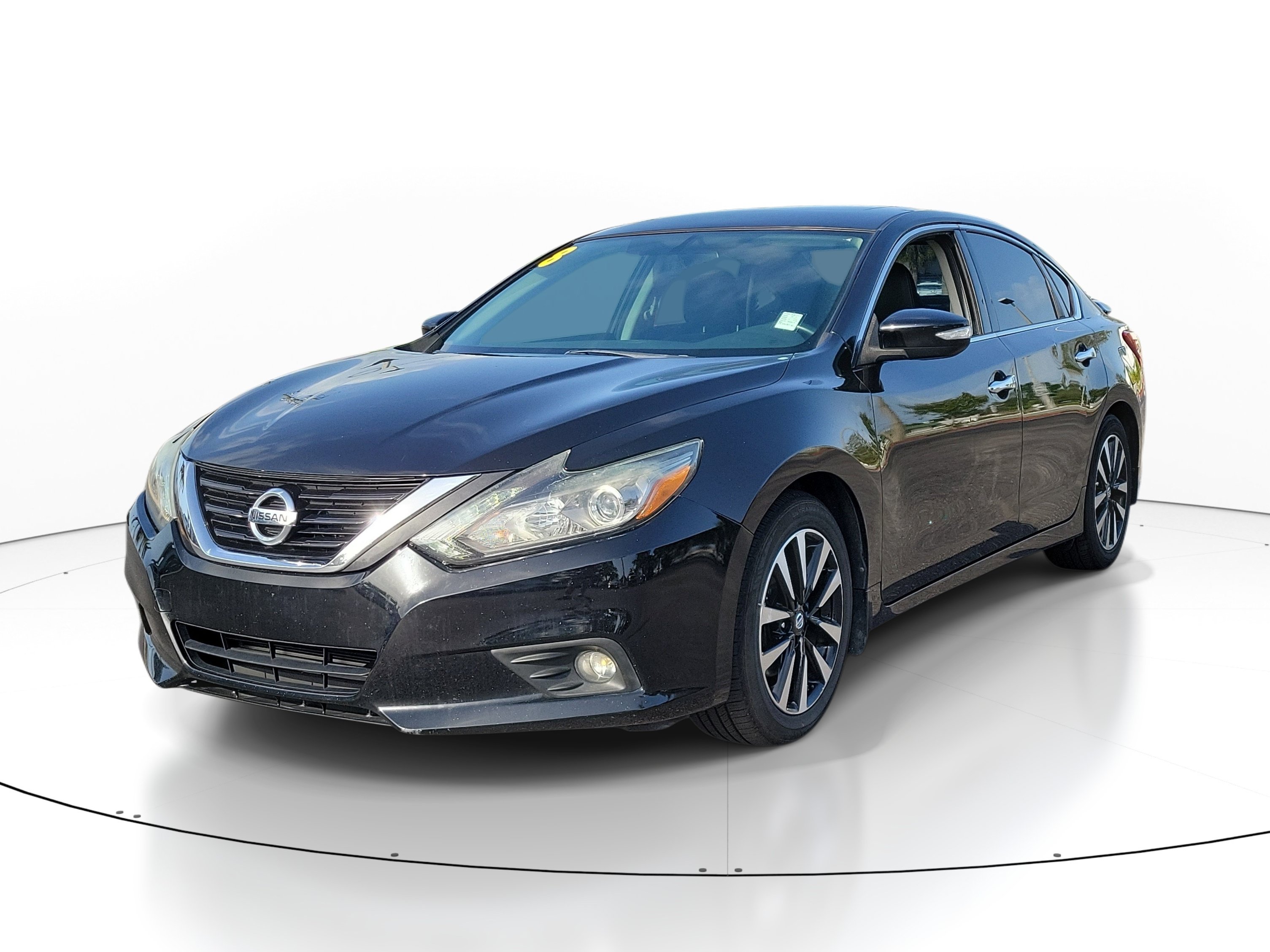 Used 2018 Nissan Altima 2.5 SL w/ 2.5 SL Technology Package FWD image 3