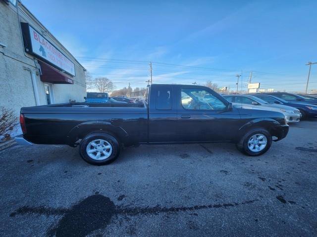 Used 2004 Nissan Frontier XE w/ (VTP) Value Truck Pkg RWD image 8