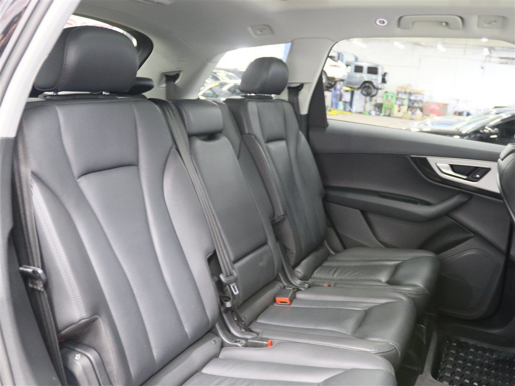 Used 2019 Audi Q7 2.0T Premium w/ Convenience Package AWD/4WD image 21