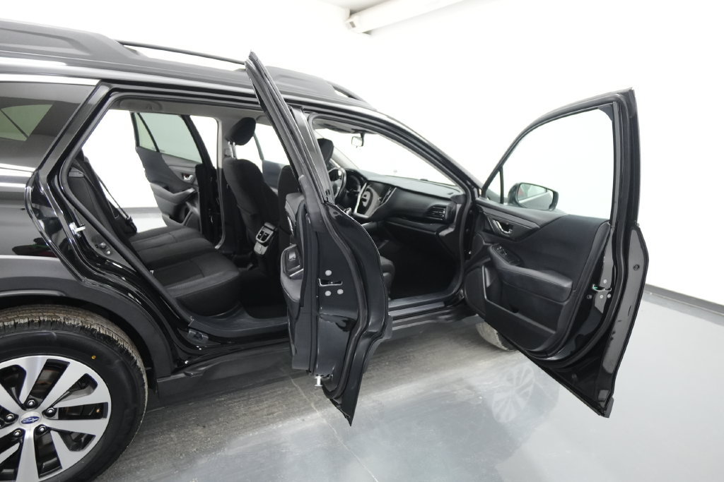 Used 2023 Subaru Outback Premium AWD/4WD image 27