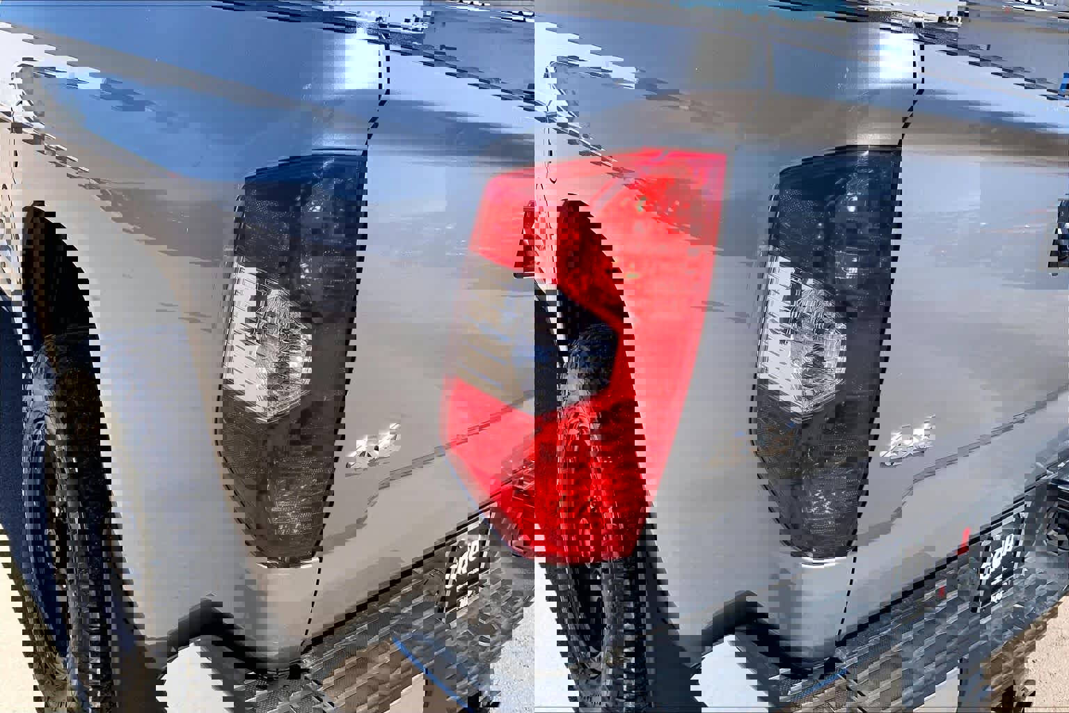 Used 2015 Toyota Tundra SR5 w/ SR5 Upgrade Package image 27