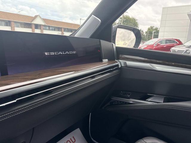 Certified 2026 Cadillac Escalade ESV Platinum Sport AWD/4WD image 51