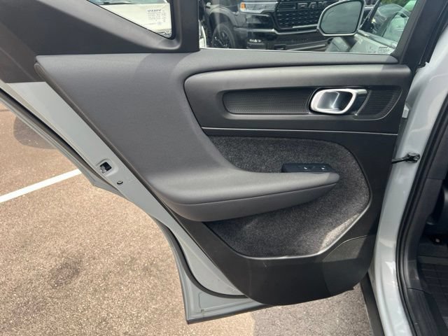 Used 2024 Volvo XC40 B5 Plus AWD/4WD image 19