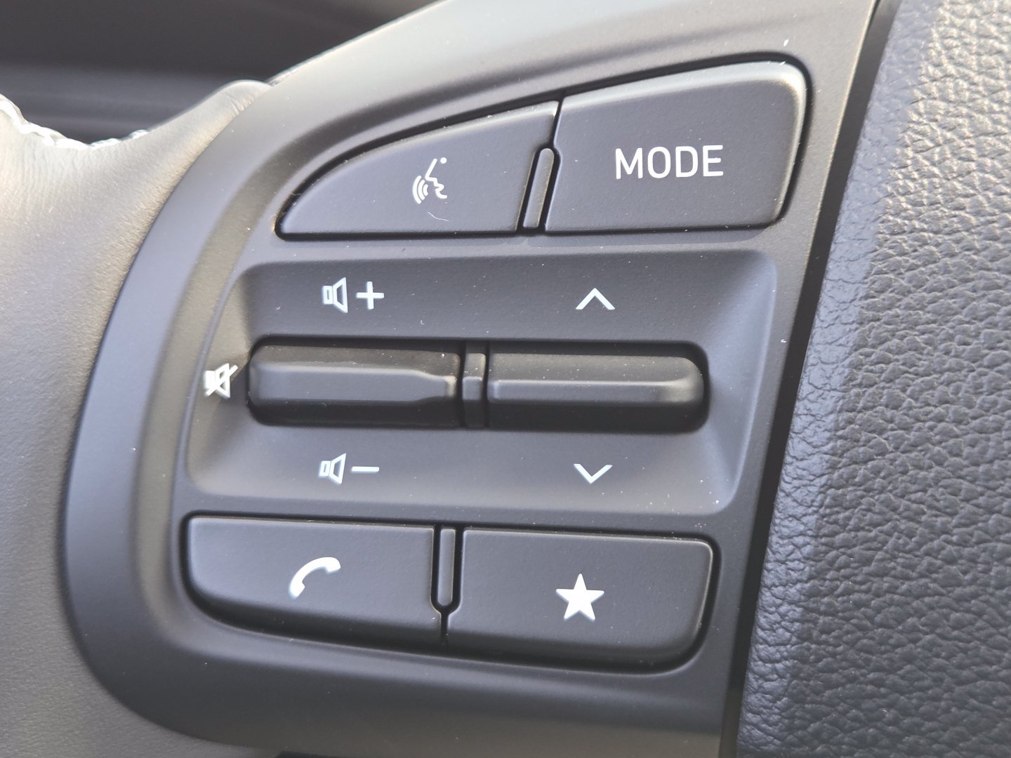 New 2026 Hyundai Venue SEL FWD image 31