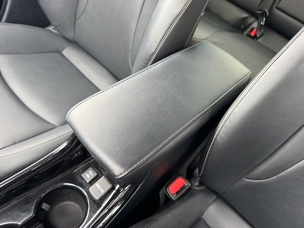 Used 2020 Toyota Prius Prime Limited FWD image 26