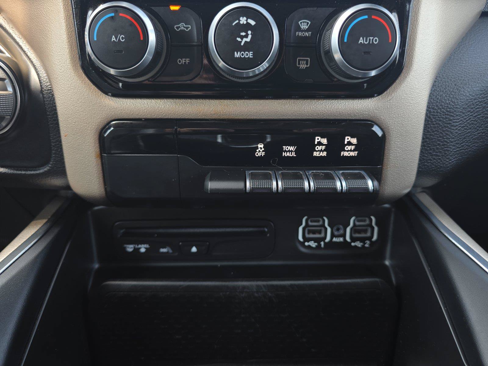 Used 2019 RAM 1500 Laramie AWD/4WD image 27