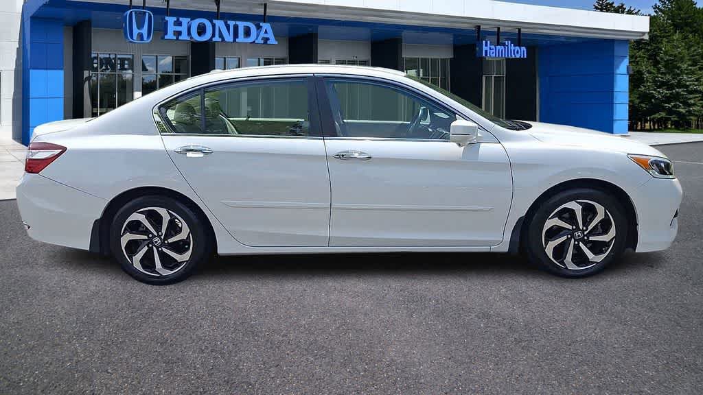 Used 2017 Honda Accord EX-L image 9
