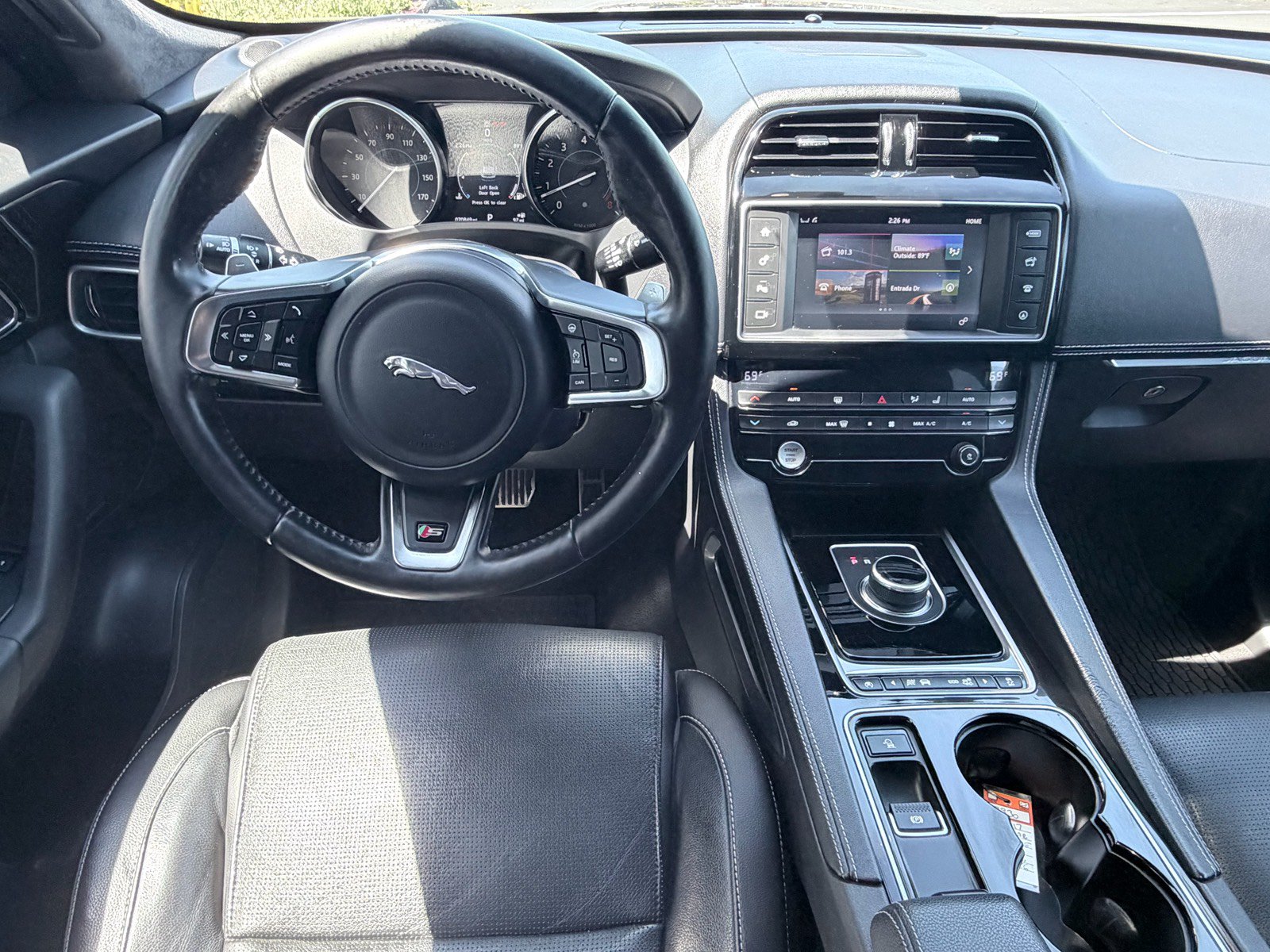 Used 2017 Jaguar F-PACE S AWD/4WD image 10