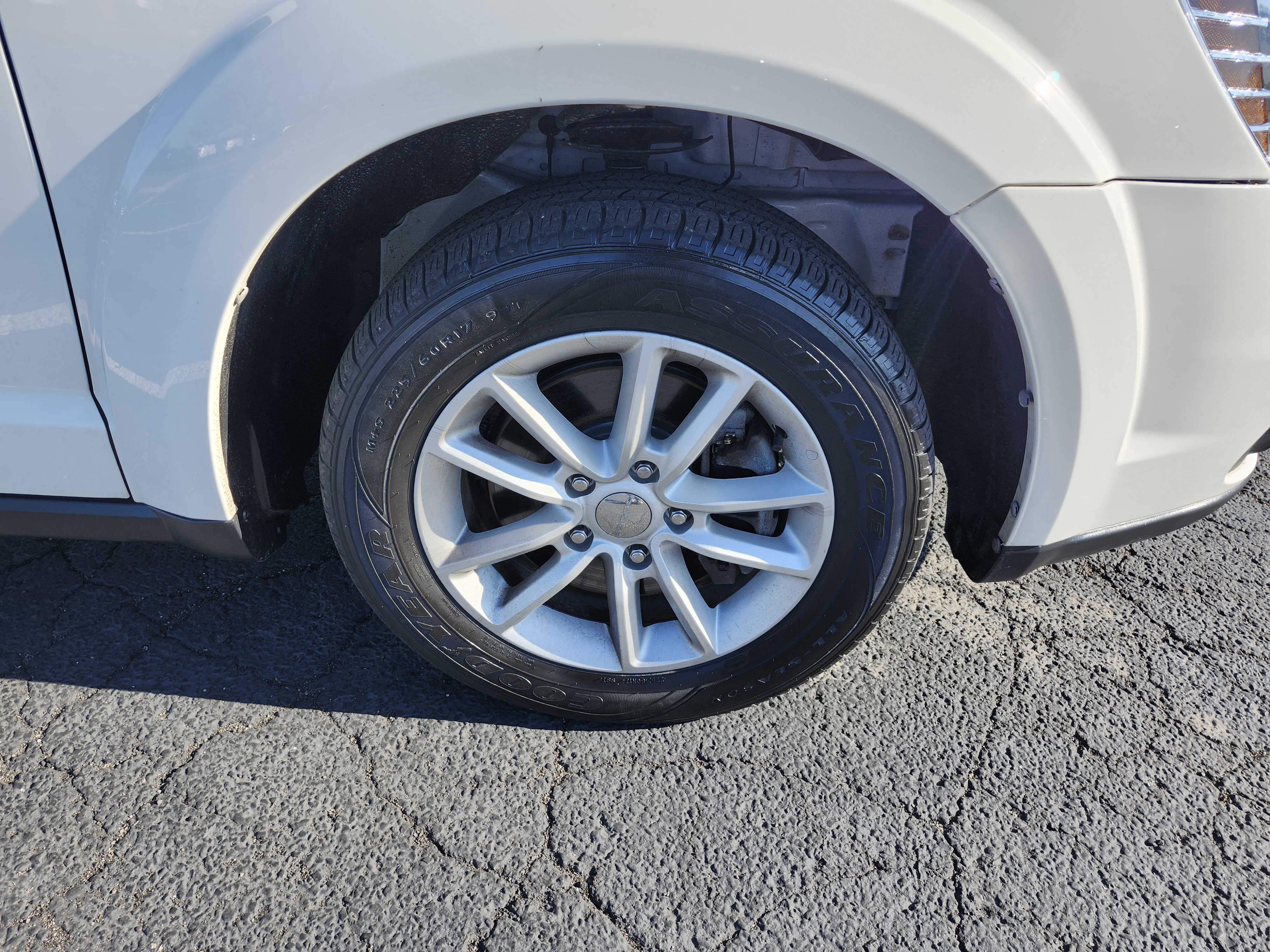 Used 2017 Dodge Journey SXT w/ Comfort/Convenience Group image 9