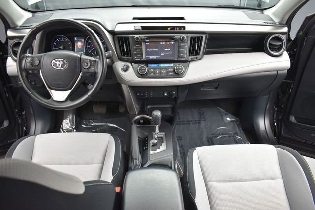 Used 2018 Toyota RAV4 XLE AWD/4WD image 11