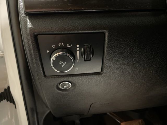 Used 2018 Jeep Grand Cherokee Altitude image 20