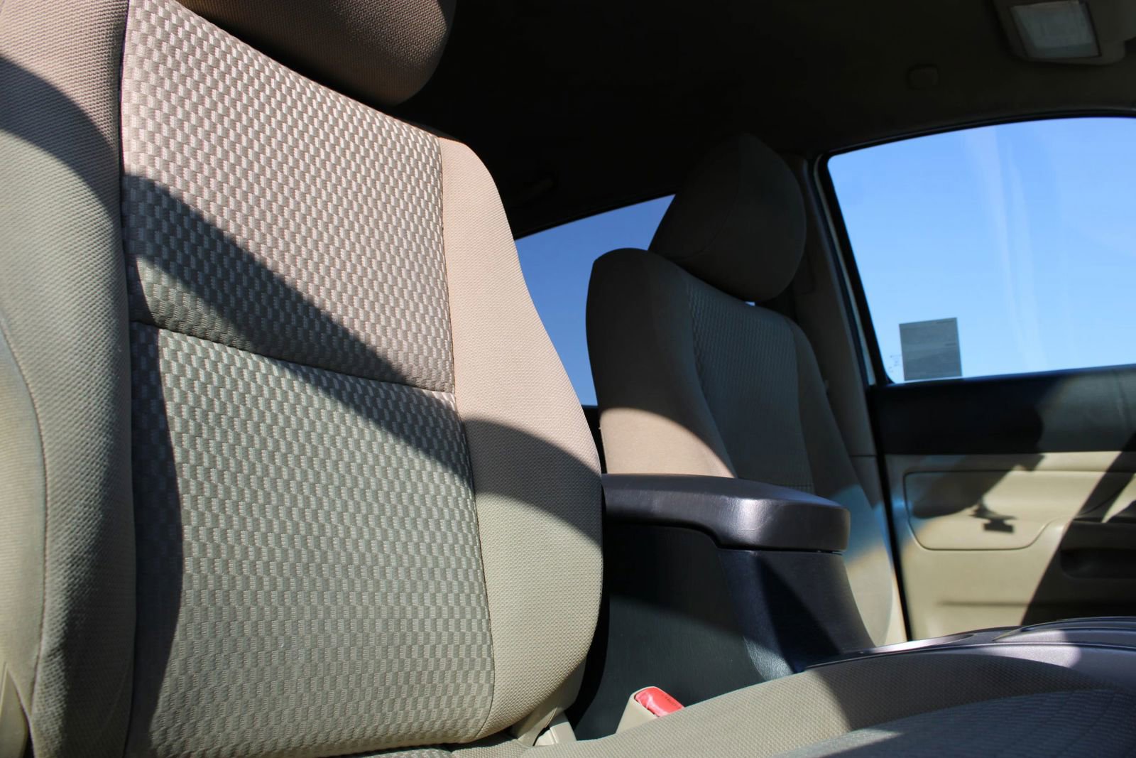Used 2014 Toyota Tacoma PreRunner w/ SR5 Package RWD image 2