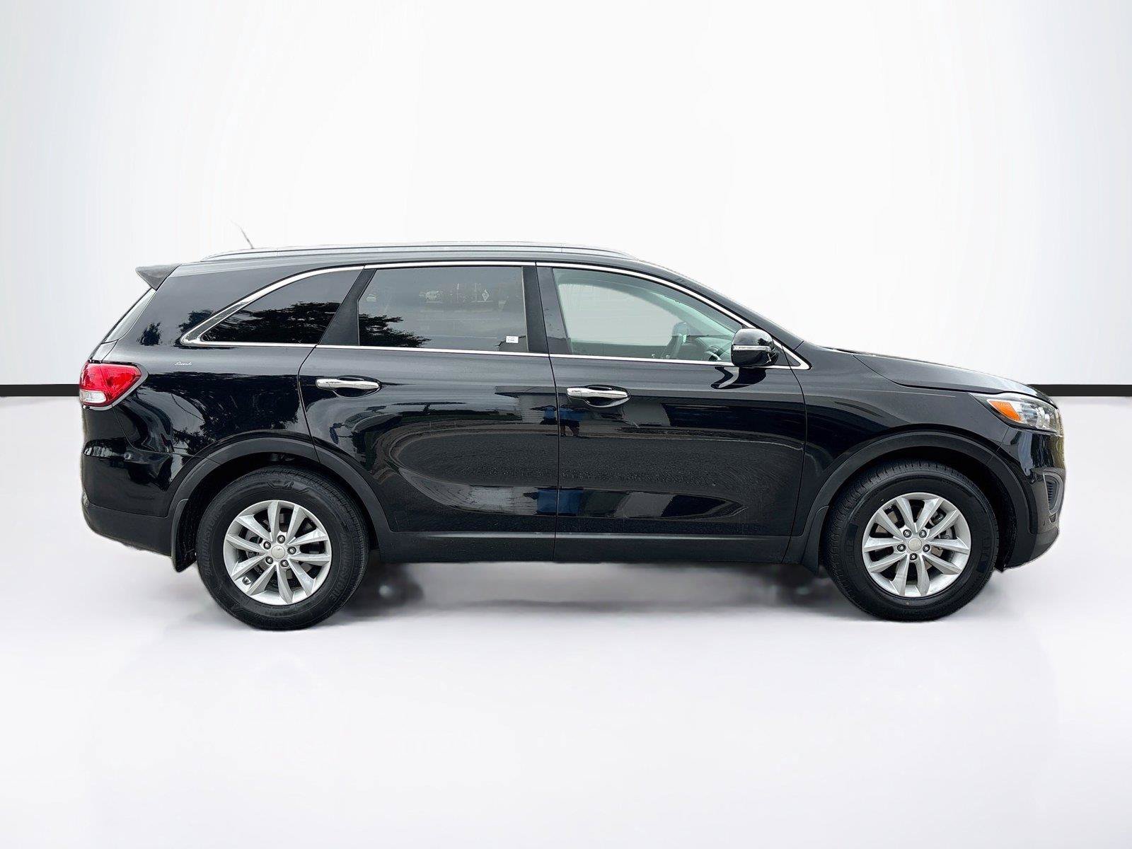 Used 2016 Kia Sorento FWD image 8