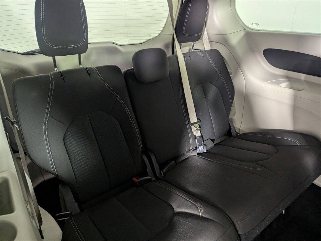 Used 2023 Chrysler Voyager LX image 30
