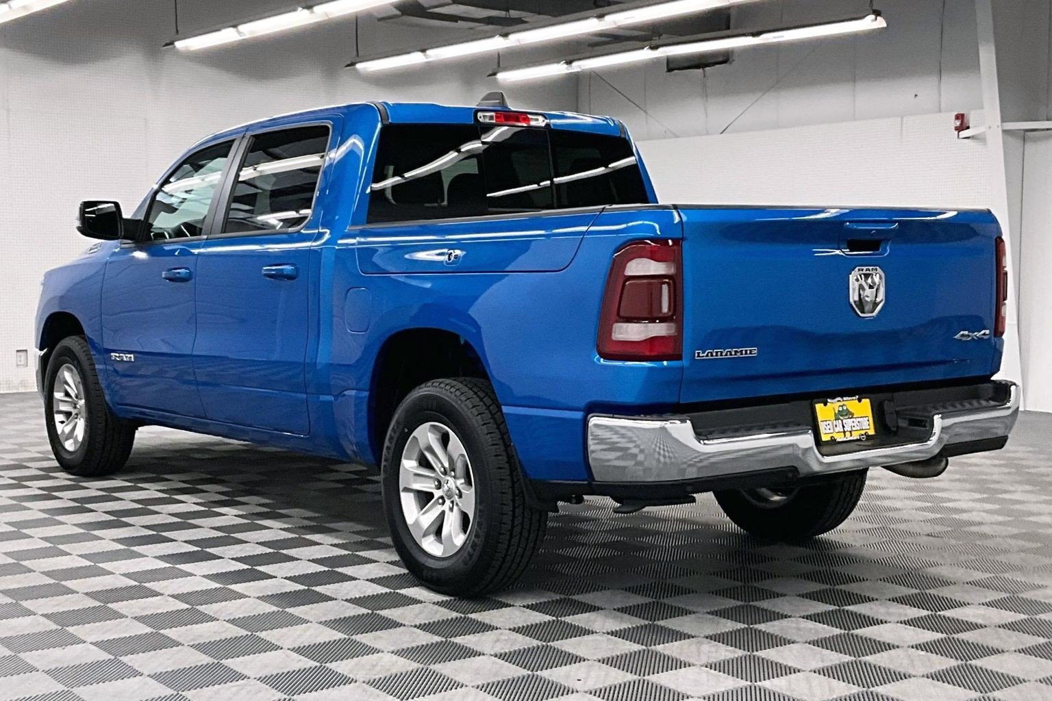 Used 2023 RAM 1500 Laramie AWD/4WD image 3