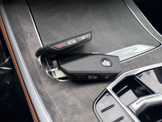 Used 2025 BMW X5 xDrive40i w/ M Sport Package image 31