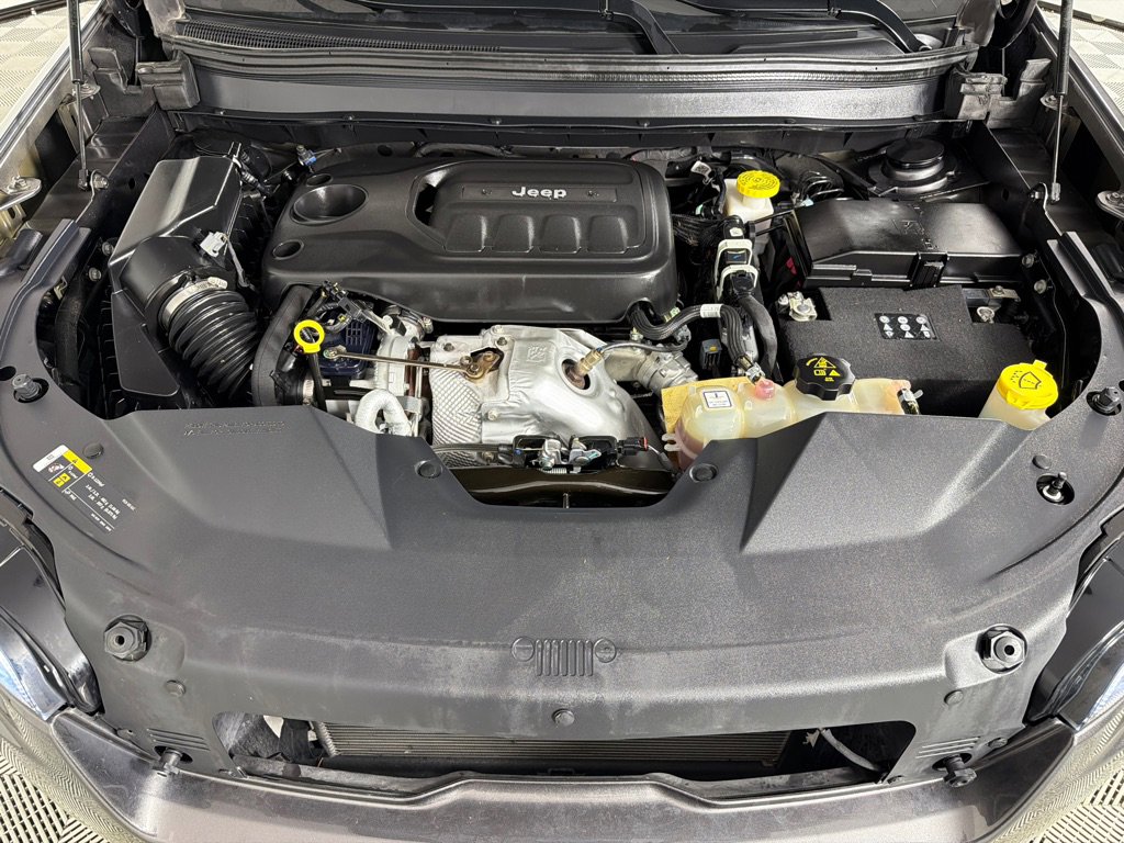 Used 2019 Jeep Cherokee Latitude Plus w/ Comfort/Convenience Group image 26