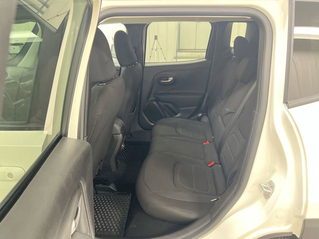 Used 2022 Jeep Renegade Latitude w/ Convenience Group image 23