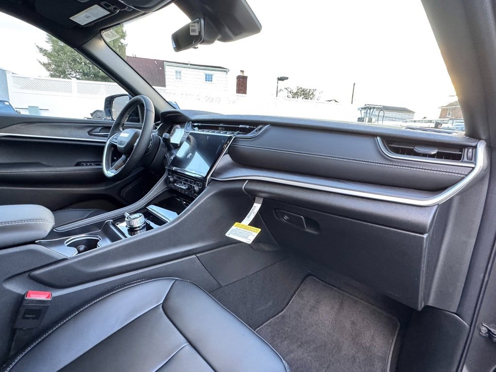 New 2025 Jeep Grand Cherokee Limited image 19