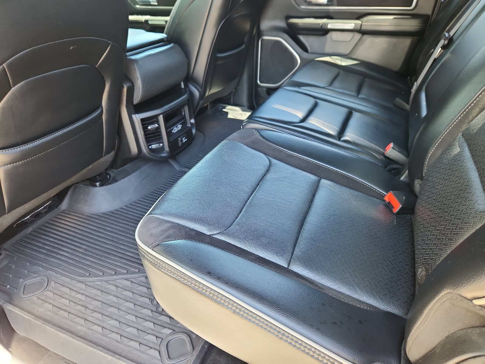 Used 2023 RAM 1500 Laramie AWD/4WD image 11