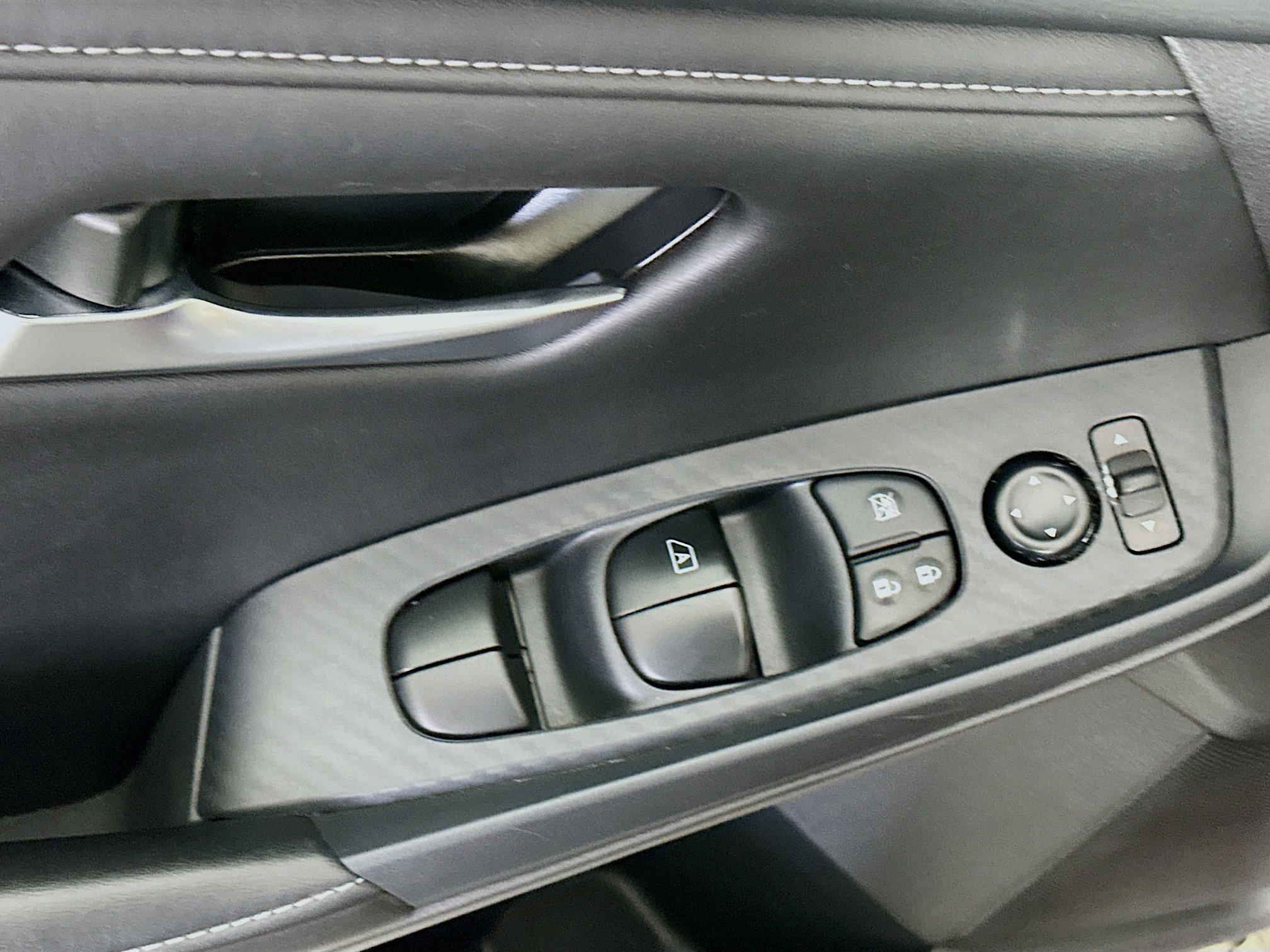 Used 2025 Nissan Sentra SV image 15