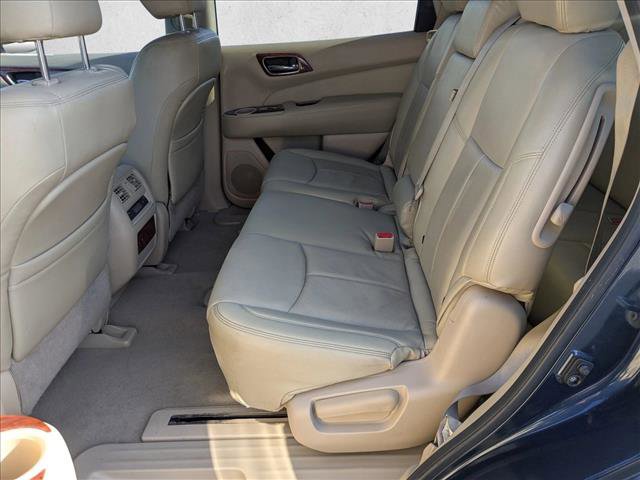 Used 2014 Nissan Pathfinder SV image 16