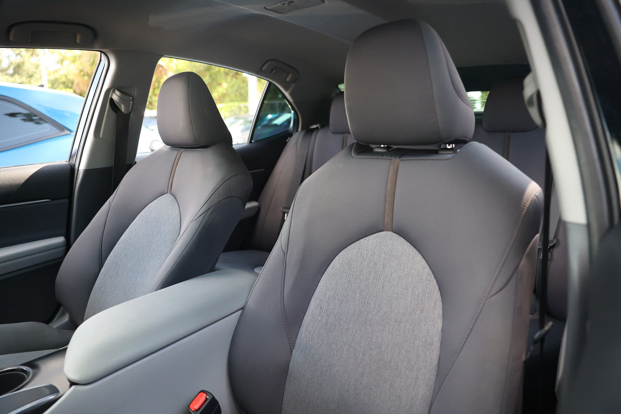 Used 2020 Toyota Camry LE FWD image 9