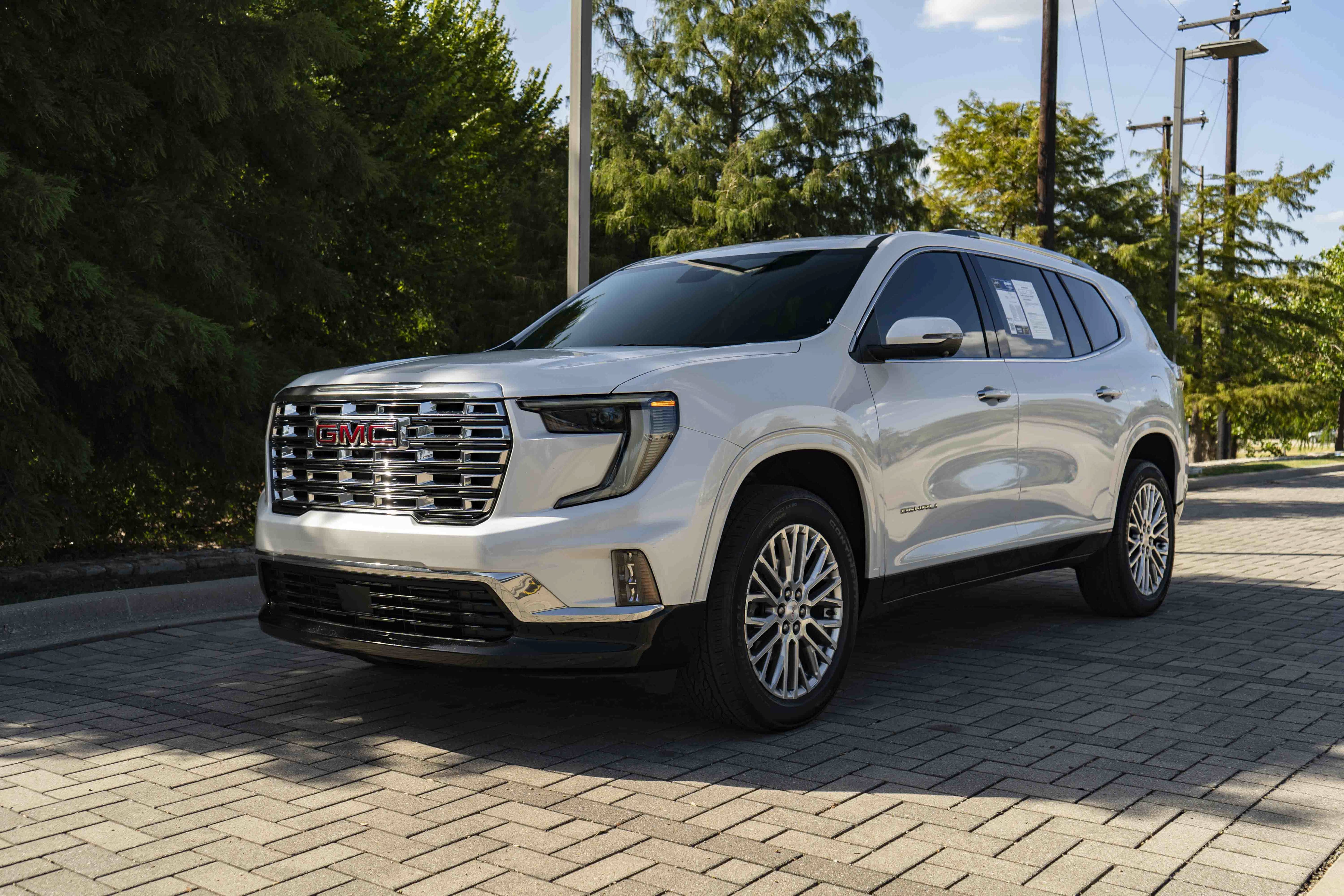 Used 2024 GMC Acadia Denali AWD/4WD image 5