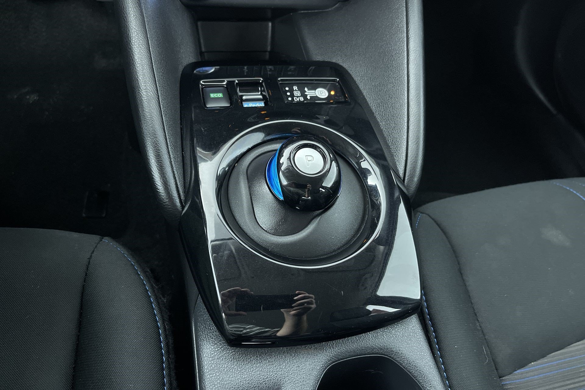 Certified 2025 Nissan Leaf SV Plus FWD image 22