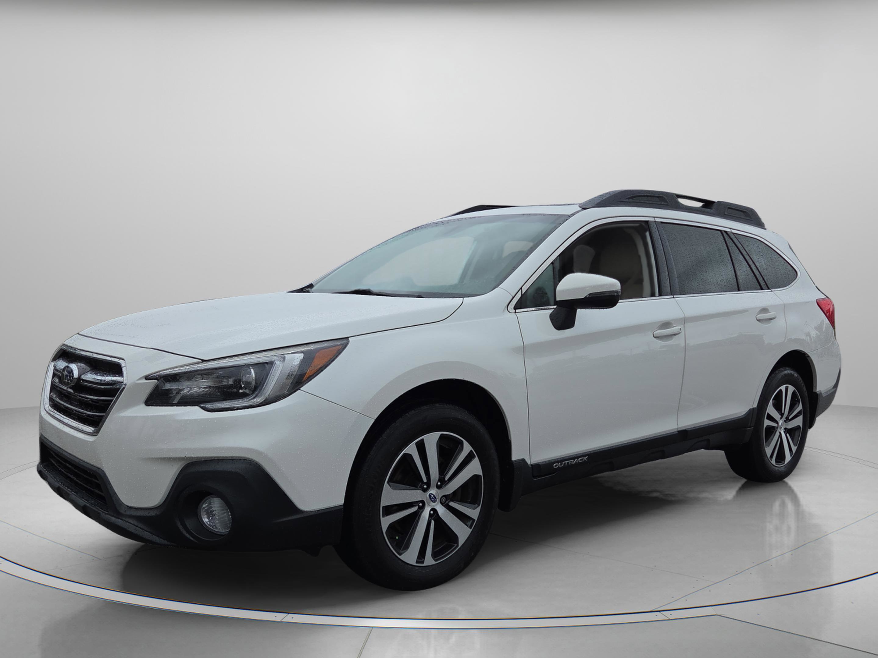 Used 2018 Subaru Outback 2.5i Limited image 2