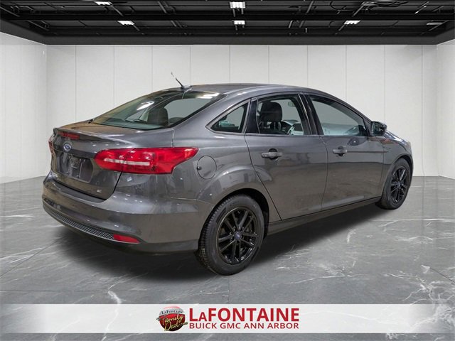 Used 2018 Ford Focus SE w/ SE Winter Package image 5