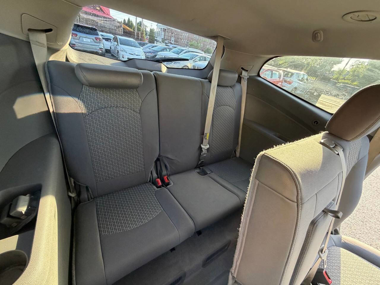 Used 2011 Chevrolet Traverse LS FWD image 17