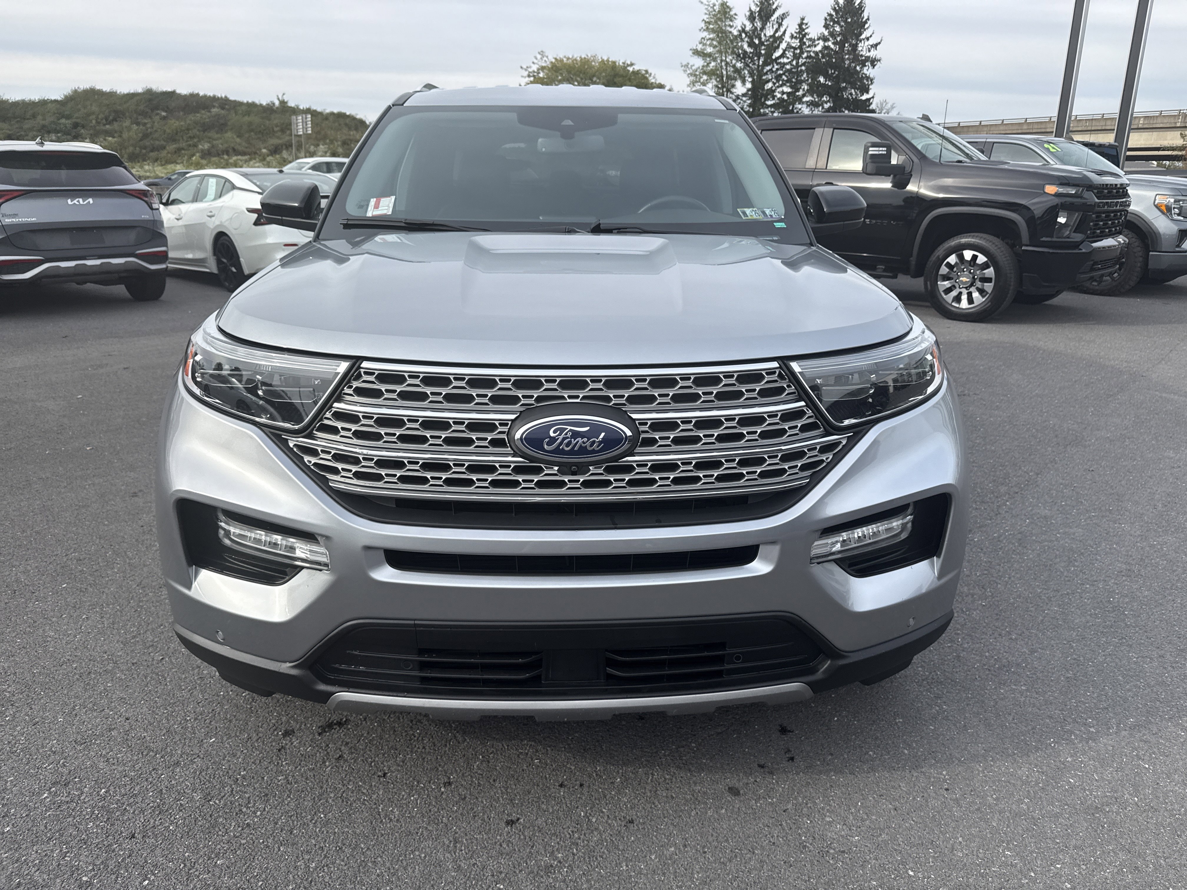Used 2023 Ford Explorer Limited image 7