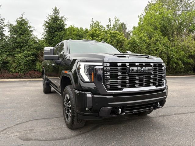 Used 2024 GMC Sierra 2500 Denali Ultimate w/ Max Trailering Package AWD/4WD image 9