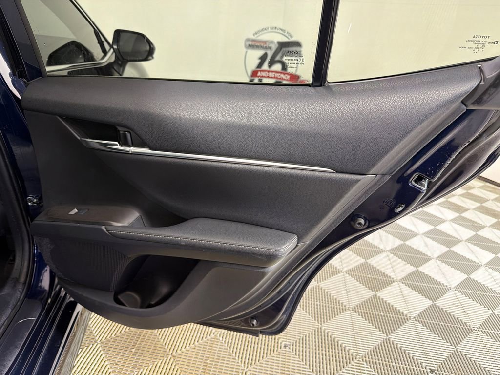 Used 2022 Toyota Camry XSE image 17