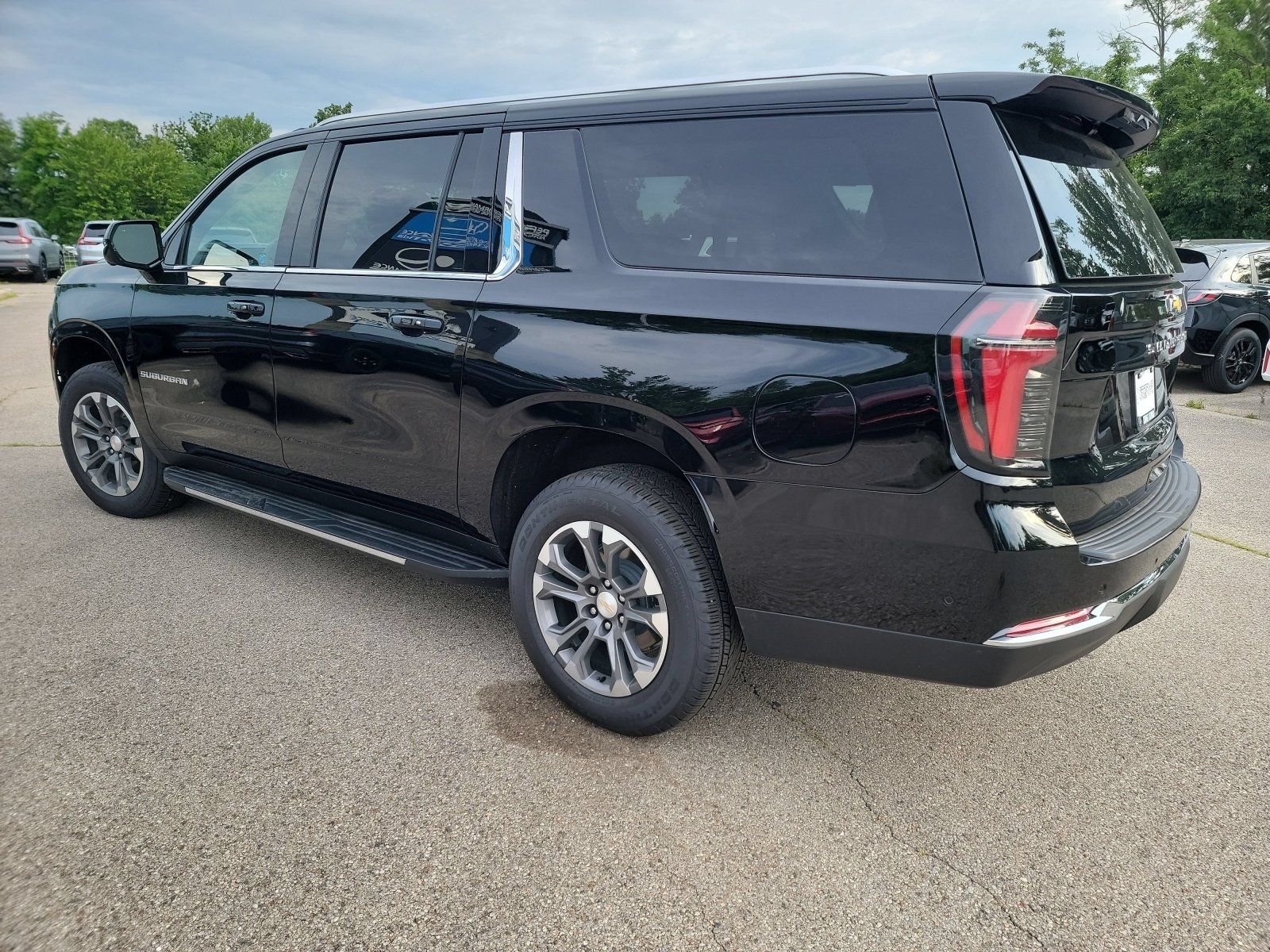 Used 2026 Chevrolet Suburban LS AWD/4WD image 6