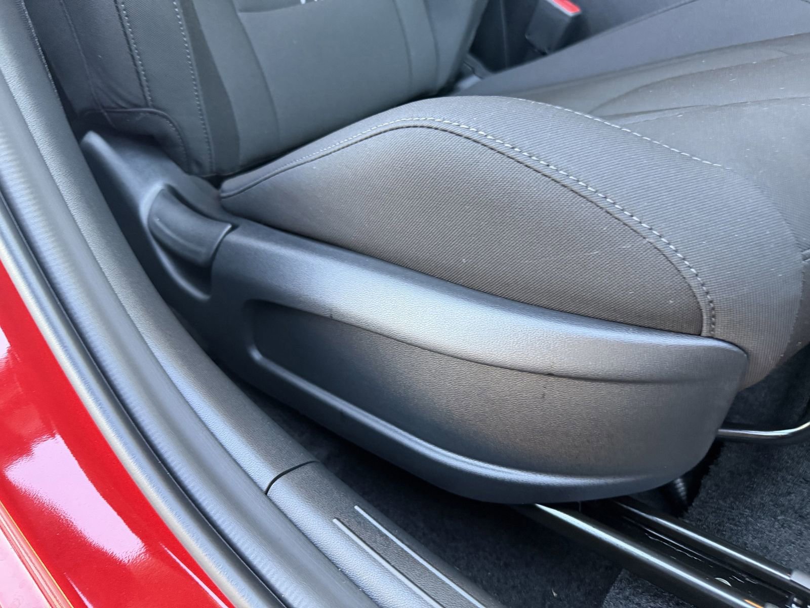 Certified 2025 Hyundai Elantra SEL FWD image 26