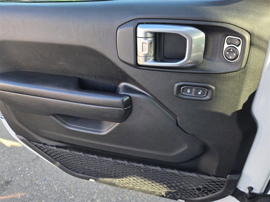 Used 2023 Jeep Gladiator Sport image 23