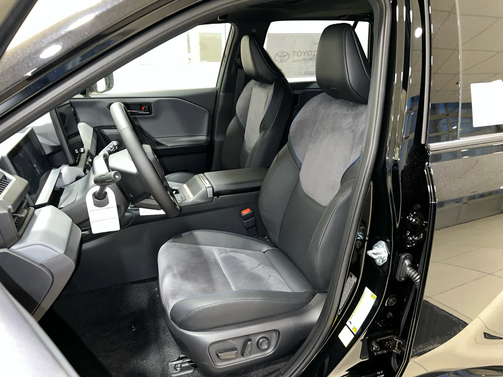 New 2026 Toyota RAV4 XSE AWD/4WD image 15
