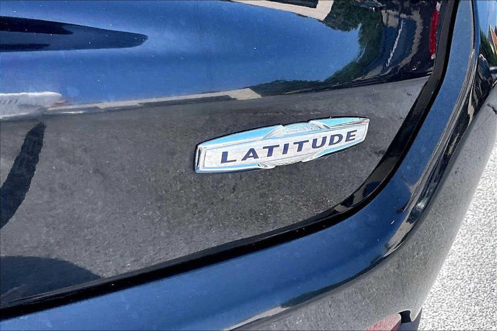 Used 2020 Jeep Compass Latitude FWD image 24