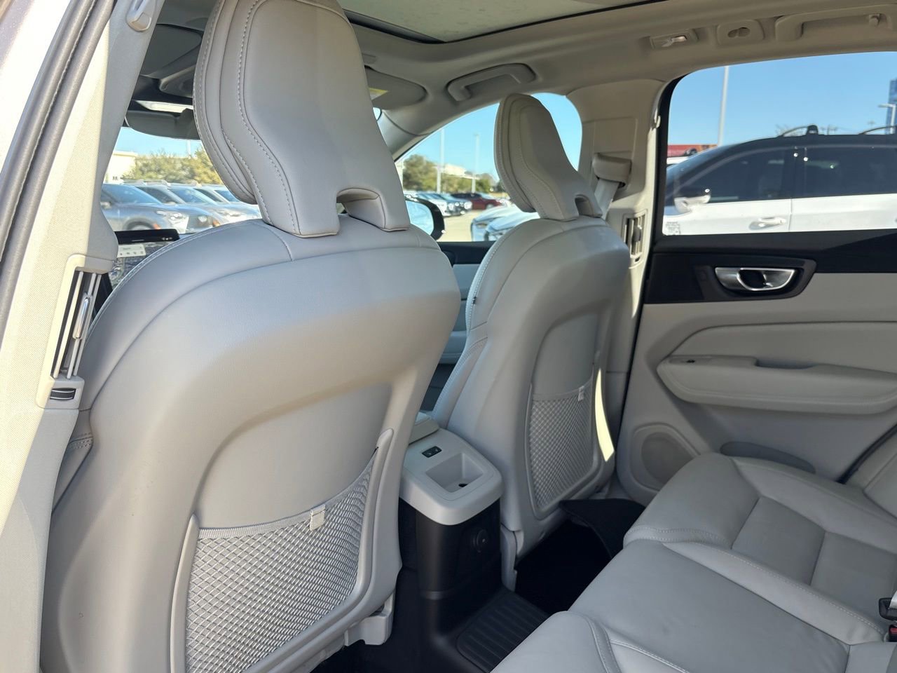 New 2026 Volvo XC60 T8 Ultra w/ Protection Package Premier image 24