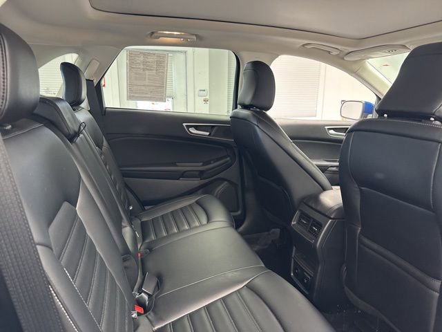 Used 2022 Ford Edge SEL w/ Convenience Package image 15