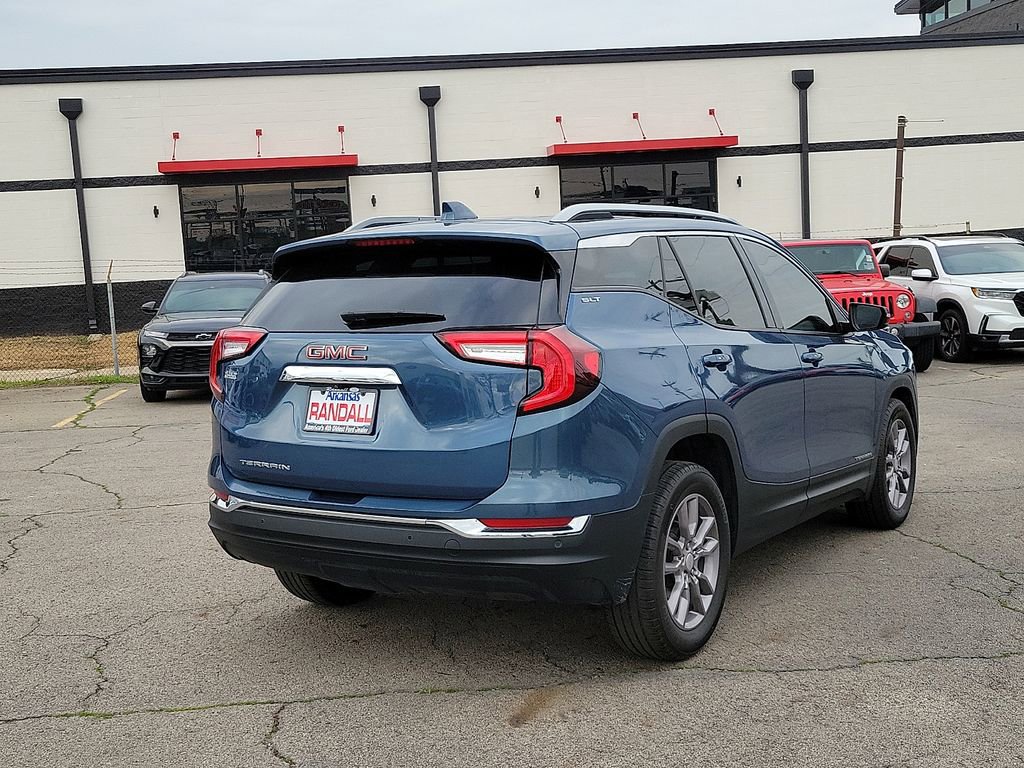 Used 2024 GMC Terrain SLT w/ Tech Package image 5